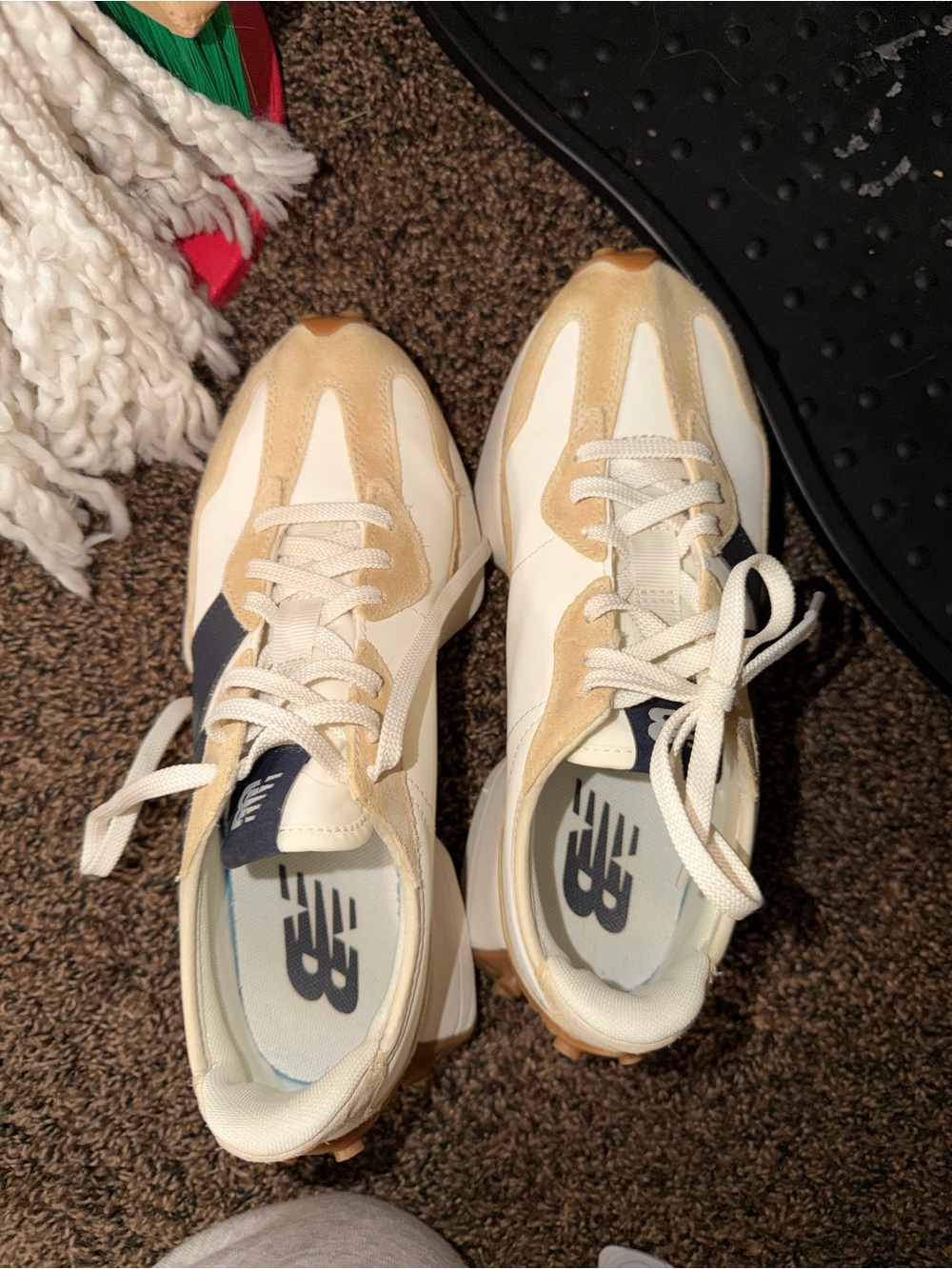 New Balance 327’s - Picture 4 of 8